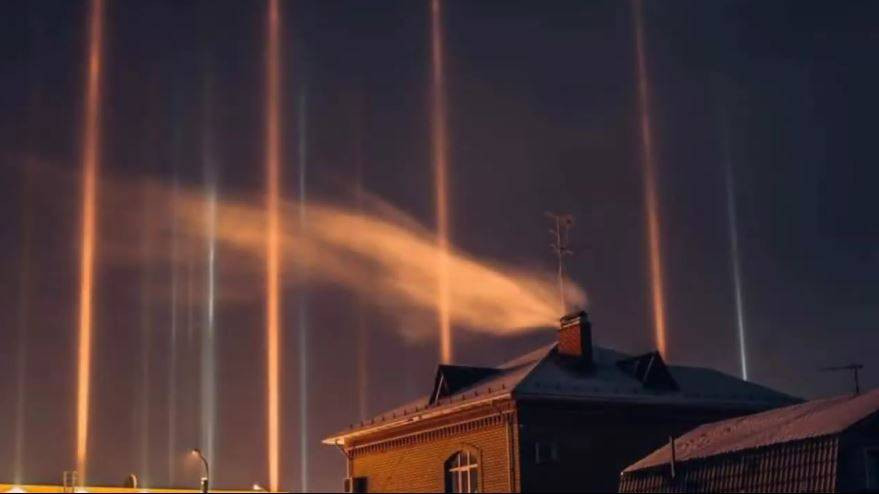 Gökyüzünde Görsel Şölen: Işık Sütunları. Gören bir daha dönüp bakıyor - Resim: 23